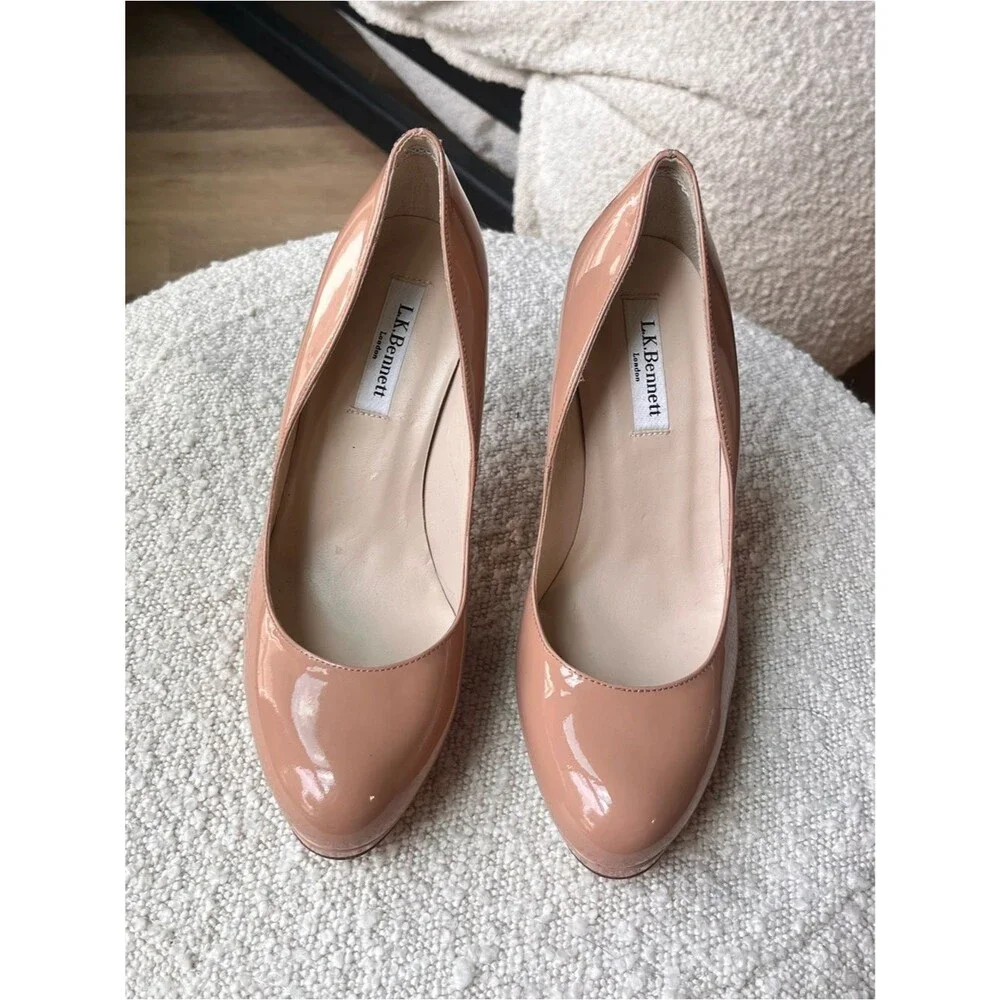 LK Bennett Sledge Patent Platform Courts Heels in Trench size 39 (US 8.5)